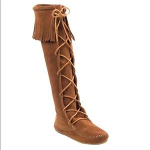 Minnetonka lace up moccasin boots